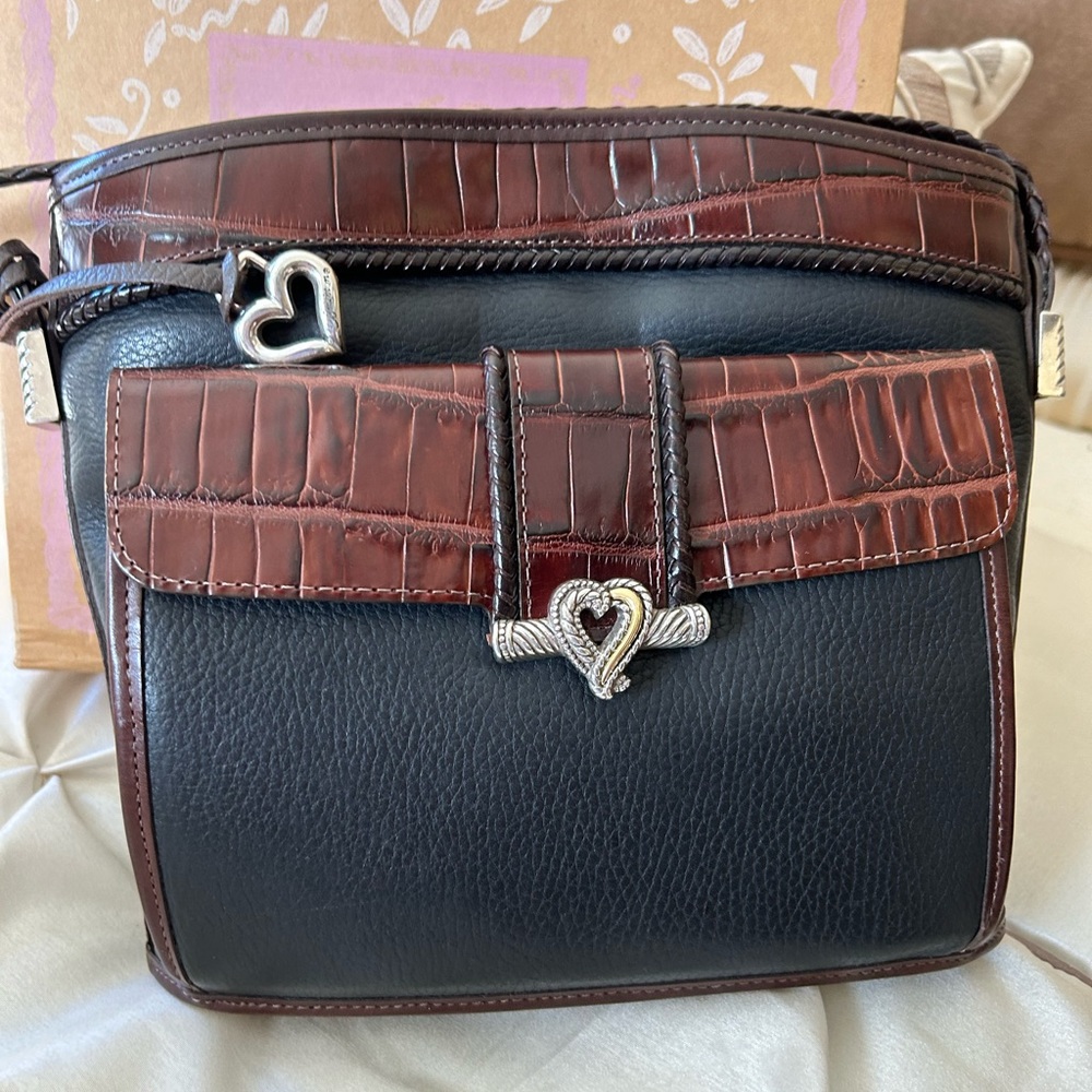 Vintage Brighton shoulder bag
Size: 11"x9”.  Black and Brown